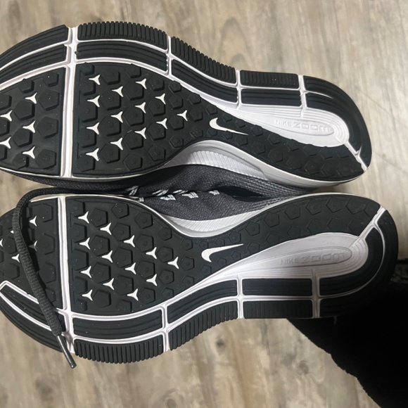 Nike Running Shoes - Picture 2 of 4